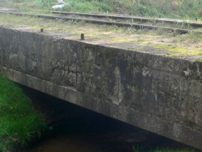 Jeden z mostków kolejowych przeznaczonych do zburzenia / fot. UD