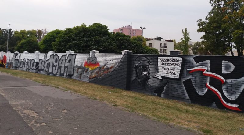 Odtworzony powstańczy mural na murze przy ul. Ossowskiego